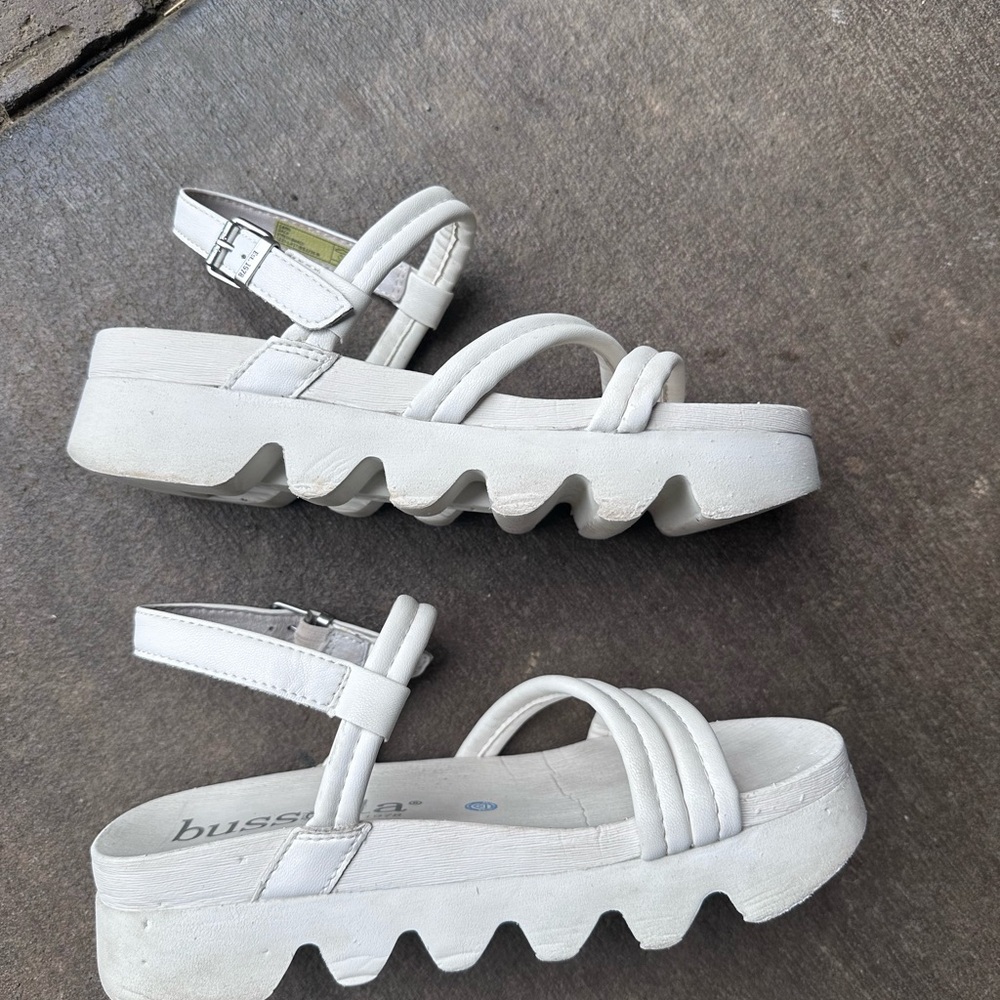 Bussola Candace sandals. Size 38. Great condition